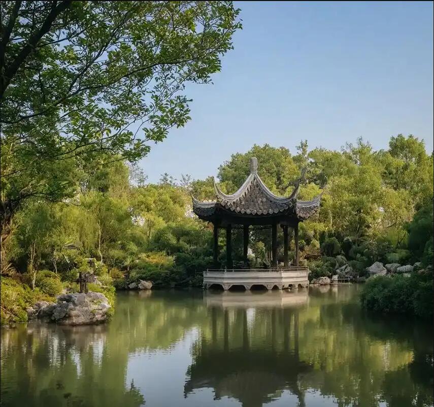 本溪溪湖冰旋餐饮有限公司